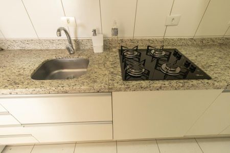 Apartamento à venda com 33m², 1 quarto e sem vaga Apartamento à venda com 33m², 1 quarto e sem vagaCozinha e Área de Serviço