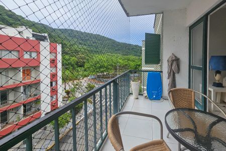 Apartamento para alugar com 160m², 3 quartos e 1 vagavaranda