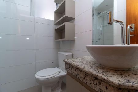 Apartamento à venda com 88m², 3 quartos e 4 vagas Apartamento à venda com 88m², 3 quartos e 4 vagasBanheiro Social