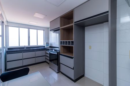 Apartamento à venda com 88m², 3 quartos e 4 vagas Apartamento à venda com 88m², 3 quartos e 4 vagasCozinha
