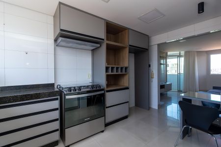 Apartamento à venda com 88m², 3 quartos e 4 vagas Apartamento à venda com 88m², 3 quartos e 4 vagasCozinha