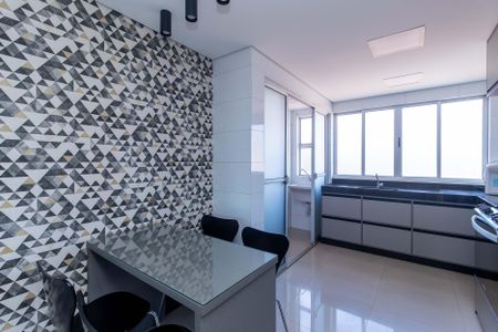 Apartamento à venda com 88m², 3 quartos e 4 vagas Apartamento à venda com 88m², 3 quartos e 4 vagasCozinha