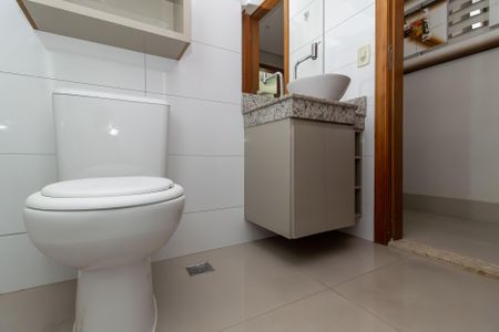 Apartamento à venda com 88m², 3 quartos e 4 vagas Apartamento à venda com 88m², 3 quartos e 4 vagasBanheiro Social