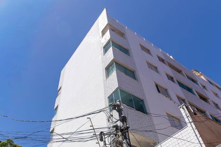 Apartamento à venda com 88m², 3 quartos e 4 vagas Apartamento à venda com 88m², 3 quartos e 4 vagasFachada