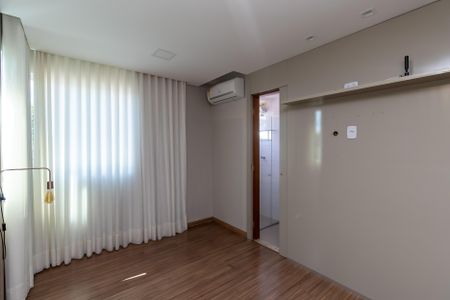 Apartamento à venda com 88m², 3 quartos e 4 vagas Apartamento à venda com 88m², 3 quartos e 4 vagasSuíte