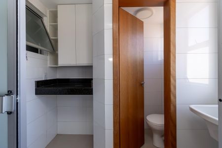 Apartamento à venda com 88m², 3 quartos e 4 vagas Apartamento à venda com 88m², 3 quartos e 4 vagasÁrea de Serviço