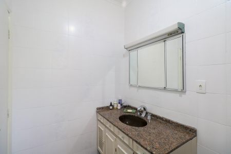 Casa à venda com 461m², 4 quartos e 4 vagasBanheiro da Suíte