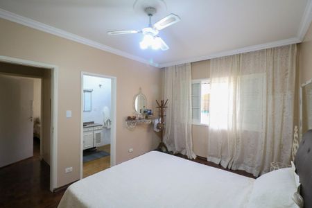 Casa à venda com 461m², 4 quartos e 4 vagasSuíte