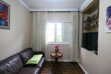 Casa à venda com 461m², 4 quartos e 4 vagasSala de TV