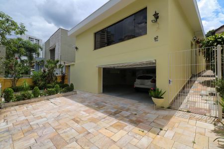 Casa à venda com 461m², 4 quartos e 4 vagasFachada