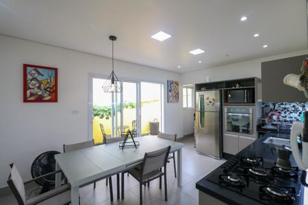 Casa à venda com 461m², 4 quartos e 4 vagasCozinha