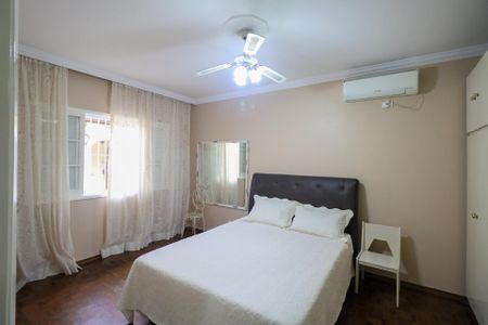 Casa à venda com 461m², 4 quartos e 4 vagasSuíte