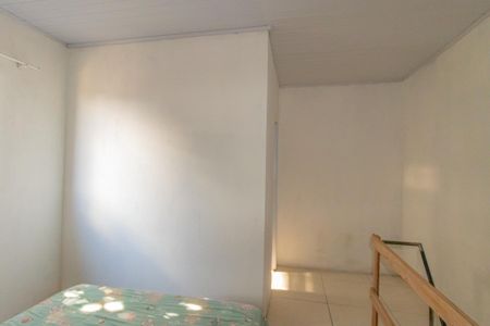 Quarto de casa para alugar com 1 quarto, 40m² em Guajuviras, Canoas