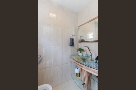 Casa à venda com 120m², 2 quartos e 2 vagasLavabo