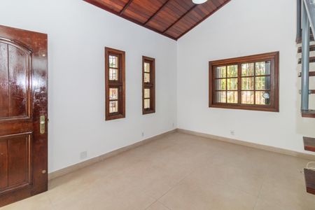 Sala de casa para alugar com 4 quartos, 120m² em Teresópolis, Porto Alegre