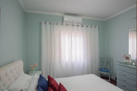 Casa à venda com 214m², 3 quartos e 5 vagasSuíte