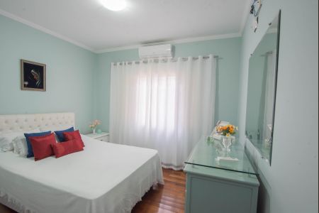 Casa à venda com 214m², 3 quartos e 5 vagasSuíte