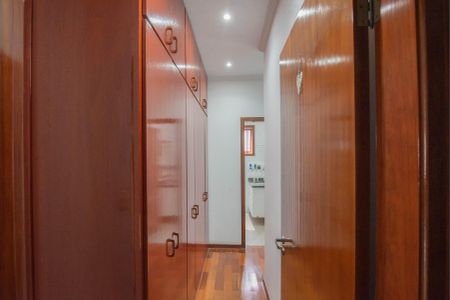 Casa à venda com 214m², 3 quartos e 5 vagasSuíte