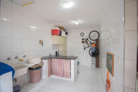 Casa à venda com 214m², 3 quartos e 5 vagasLavanderia