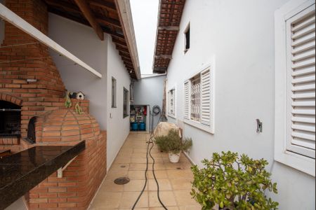 Casa à venda com 214m², 3 quartos e 5 vagasQuintal