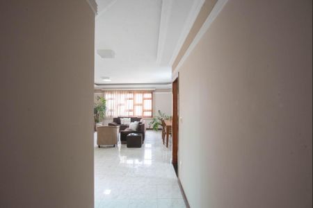 Casa à venda com 214m², 3 quartos e 5 vagasCorredor