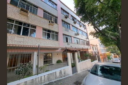 Apartamento à venda com 115m², 3 quartos e 1 vaga Apartamento à venda com 115m², 3 quartos e 1 vagaFachada