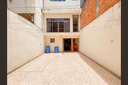 Casa à venda com 245m², 4 quartos e 6 vagasQuintal