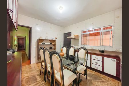 Casa à venda com 245m², 4 quartos e 6 vagasCozinha