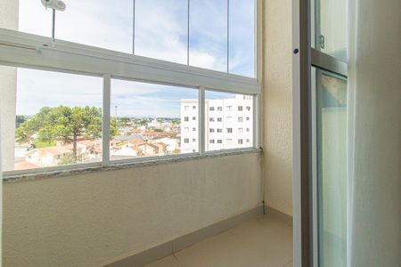 Sacada de apartamento para alugar com 2 quartos, 48m² em Uberaba, Curitiba