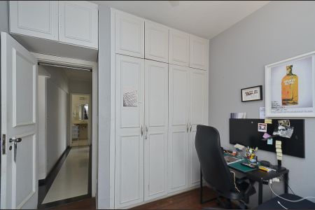 Apartamento à venda com 204m², 4 quartos e 3 vagasQuarto 2