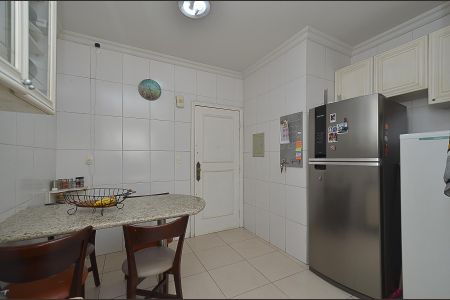 Apartamento à venda com 204m², 4 quartos e 3 vagasCozinha
