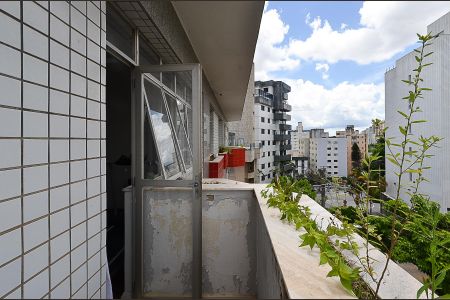 Apartamento à venda com 204m², 4 quartos e 3 vagasVaranda Suíte 1