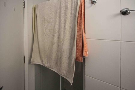 Apartamento à venda com 76m², 3 quartos e 2 vagas Apartamento à venda com 76m², 3 quartos e 2 vagasBanheiro da Suite