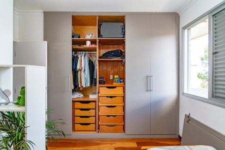 Apartamento à venda com 105m², 3 quartos e 2 vagasQuarto 2