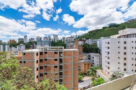 Apartamento à venda com 105m², 3 quartos e 2 vagasVaranda da Suìte