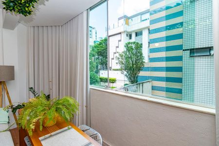 Apartamento à venda com 105m², 3 quartos e 2 vagasSala