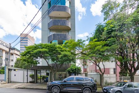 Apartamento à venda com 105m², 3 quartos e 2 vagasFachada