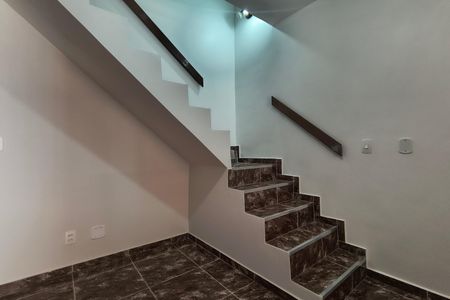 Sala de casa de condomínio para alugar com 2 quartos, 108m² em Taquara, Rio de Janeiro