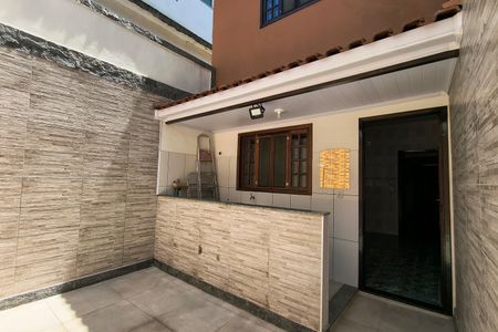 Casa de condomínio para alugar com 108m², 2 quartos e 1 vaga Casa de condomínio para alugar com 108m², 2 quartos e 1 vagaFachada Fundos