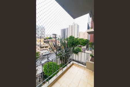 Apartamento à venda com 75m², 2 quartos e 2 vagasSacada do Quarto 1 e 2