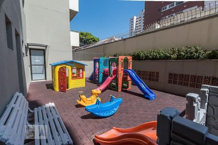 Apartamento à venda com 75m², 2 quartos e 2 vagasÁrea comum - Playground