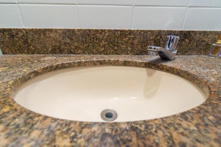 Apartamento à venda com 75m², 2 quartos e 2 vagasBanheiro Social