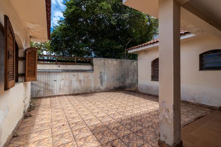 Casa à venda com 500m², 3 quartos e 6 vagasQuintal