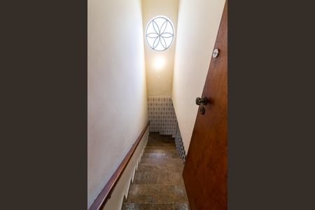 Casa à venda com 500m², 3 quartos e 6 vagasEscada da Garagem