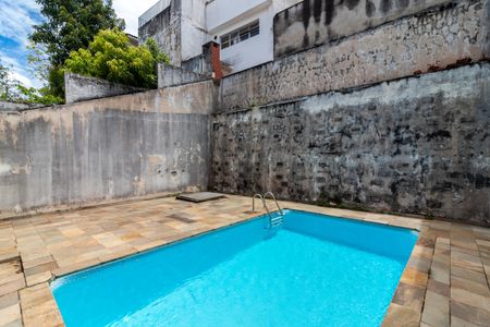 Casa à venda com 500m², 3 quartos e 6 vagasQuintal - Piscina