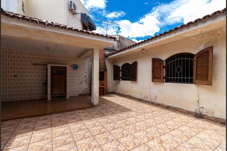 Casa à venda com 500m², 3 quartos e 6 vagasQuintal