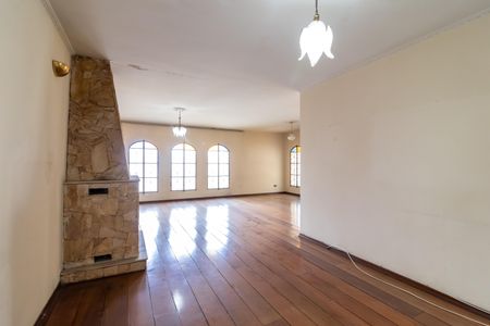 Casa à venda com 500m², 3 quartos e 6 vagasSala