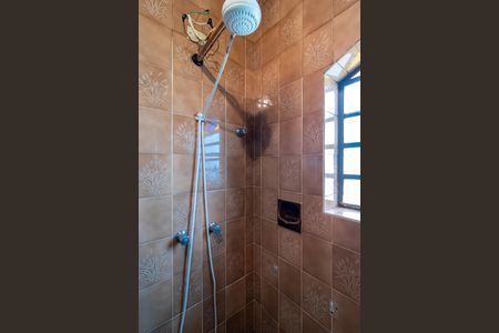 Casa à venda com 500m², 3 quartos e 6 vagasBanheiro 2