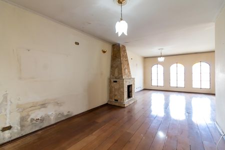 Casa à venda com 500m², 3 quartos e 6 vagasSala