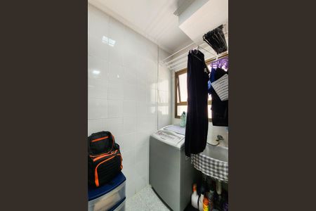 Apartamento à venda com 64m², 2 quartos e 1 vagaÁrea de Serviço 